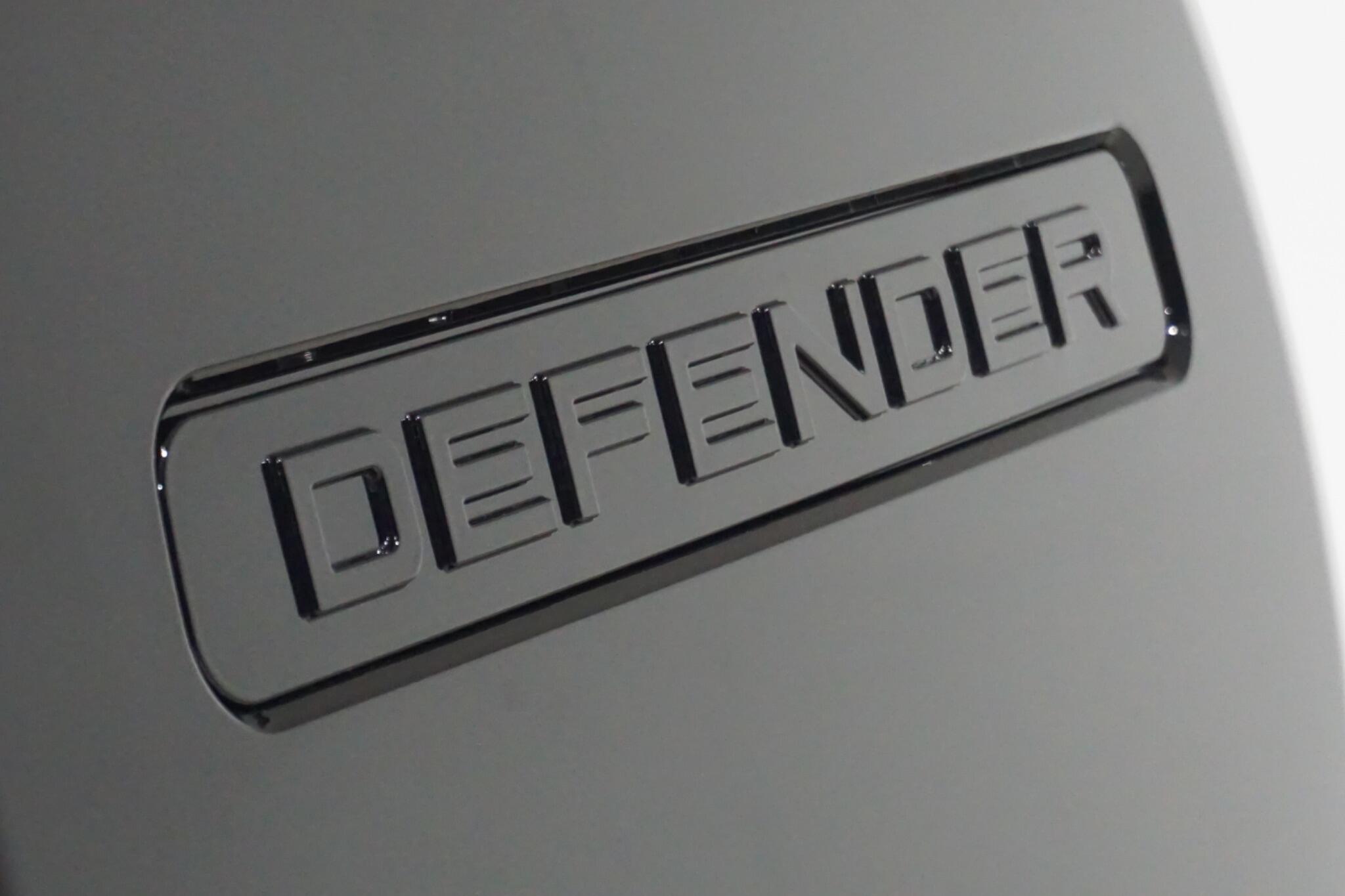 Land Rover Defender 110 3.0 D300 MHEV X-Dynamic HSE Hard Top SUV Auto 4WD MWB Euro 6 (s/s) 5dr